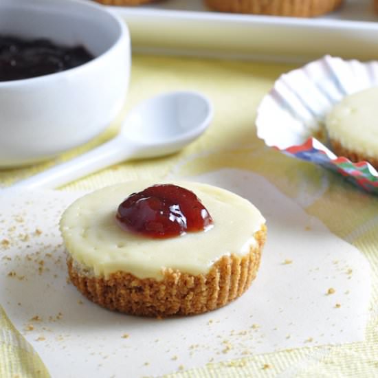 Mini Cheesecakes with Jam