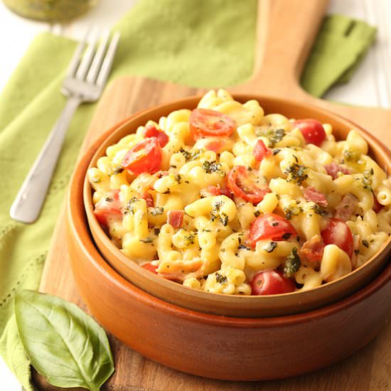 Bacon and Pesto Mac and Cheese