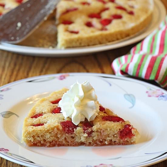 Sugar Kissed Vanilla Berry Cake