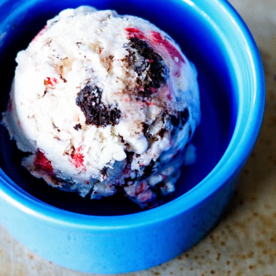 Roasted Strawberry Oreo Ice Cream