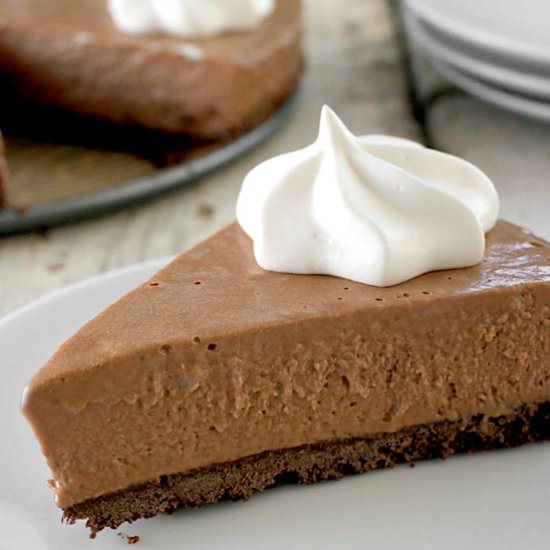 Chocolate hazelnut pudding pie