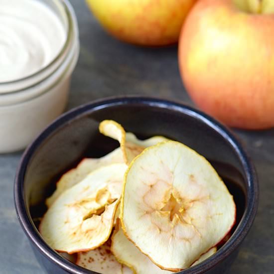 Baked Apple Chips with Cinnamon Dip