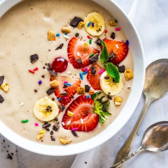 Vegan Banana Split Smoothie Bowl