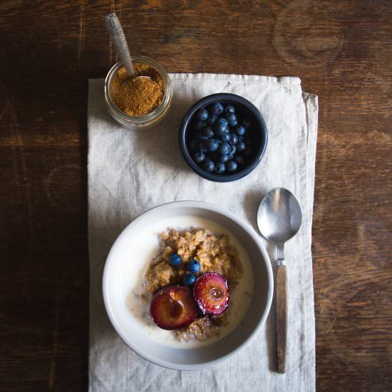 Multigrain porridge with plums