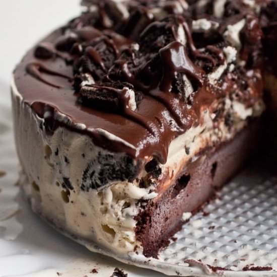 Peanut Butter Oreo Ice Cream Cake