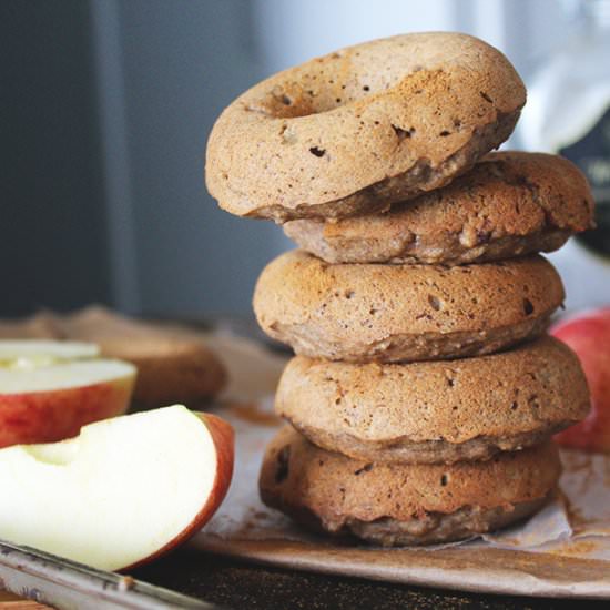 Simple Vegan Apple Cinnamon Donuts