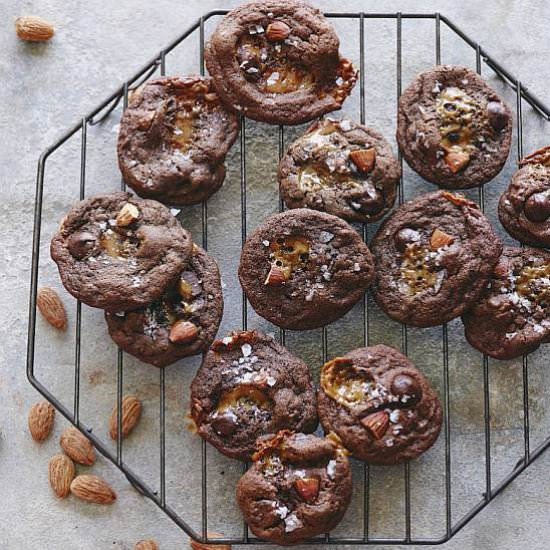 Chocolate Chip Caramel Cookies