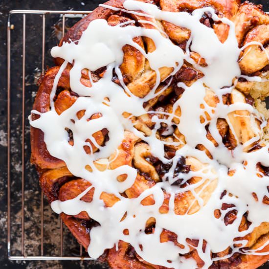 Apple & Jack Daniels Cinnamon Rolls