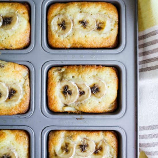 Mini Banana Bread Loaves