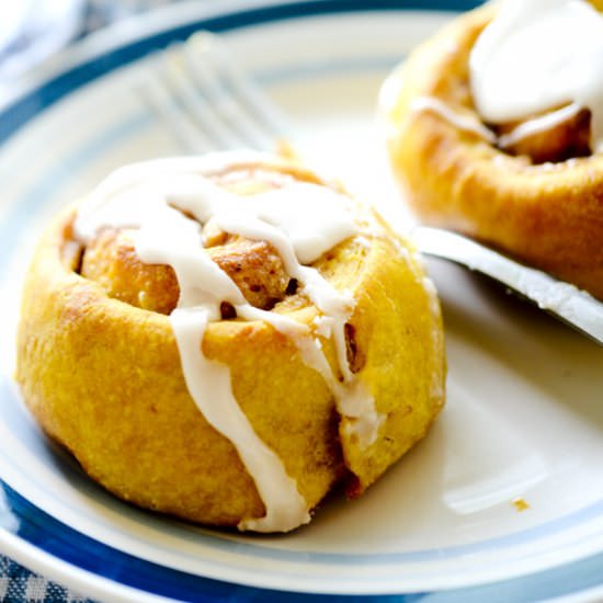 Skinny Pumpkin Cinnamon Rolls