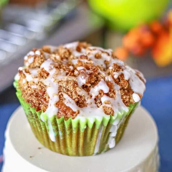 Apple Crumb Cakes
