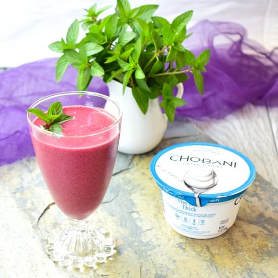 Mint Berry Yogurt Smoothie
