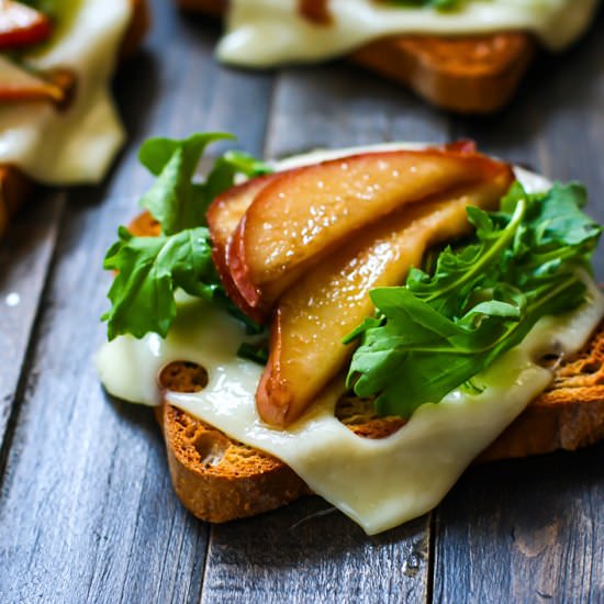 Balsamic-glazed Pears on Rye Toast