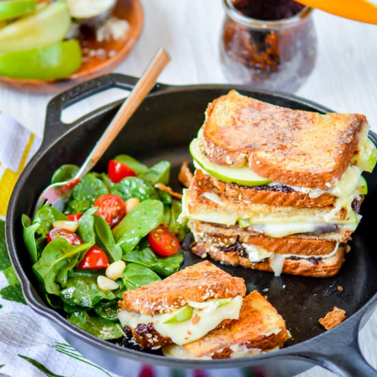 Apple-Brie Grilled Cheese Sandwich