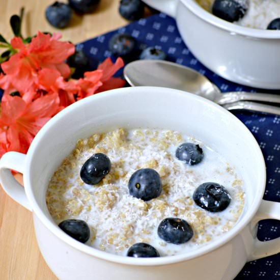 Blueberry Quinoa Breakfast Bowl