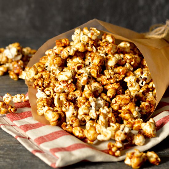 Super Simple Cayenne Caramel Corn