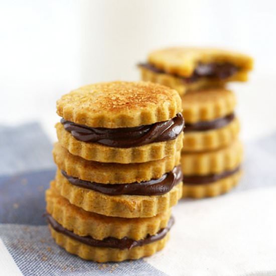 Pumpkin Spice Sandwich Cookies