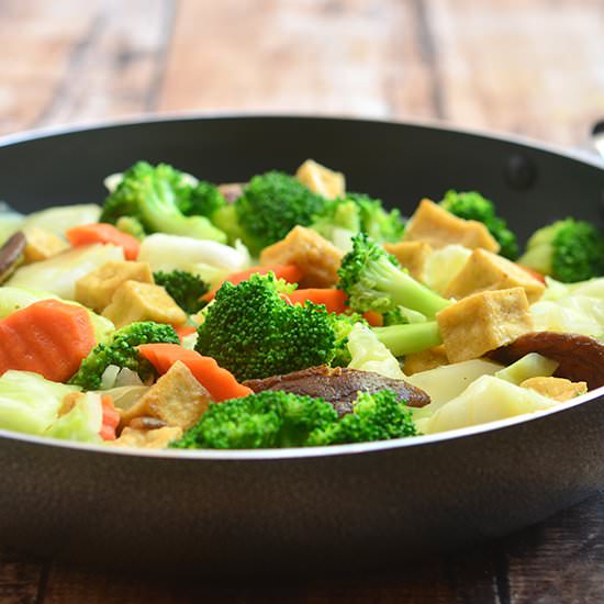 Chop Suey with Tofu and Mushrooms
