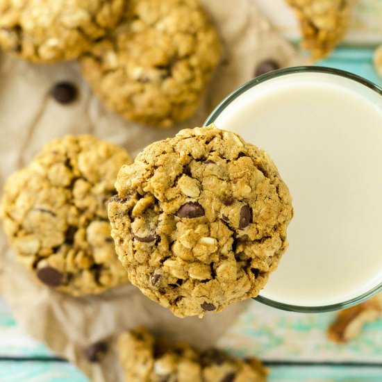 Oatmeal Choc Chip Walnut Cookies