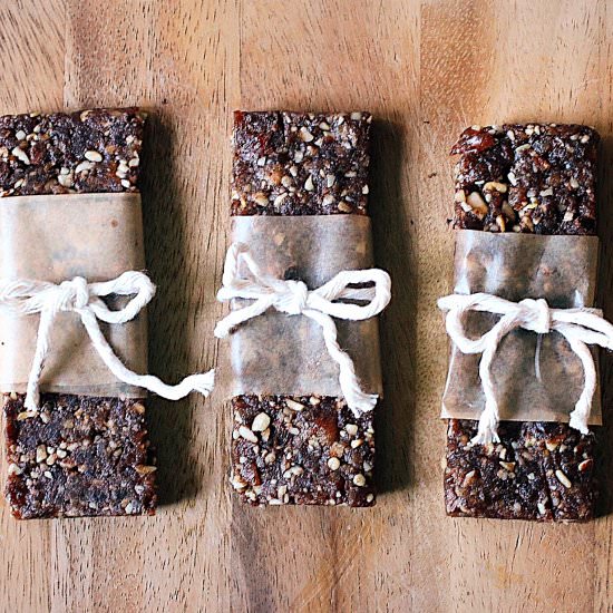 Raw – 3 ingredient – Snack Bars