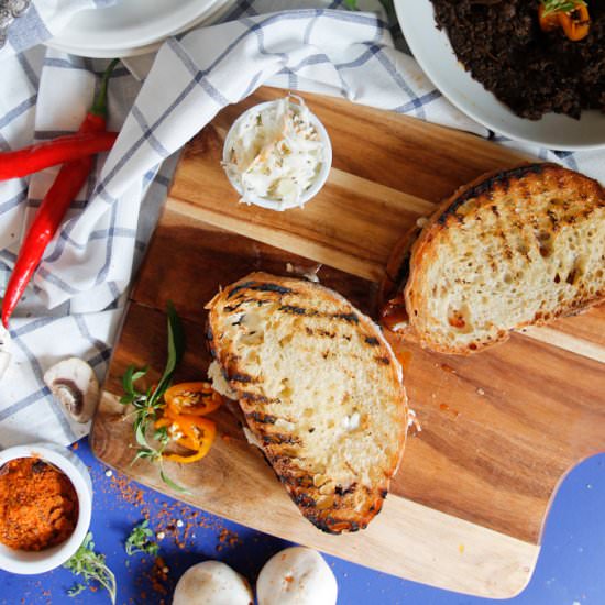 Vegan Pulled Pork Sandwich