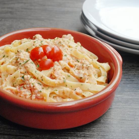 Crab Meat and Tomato Pasta