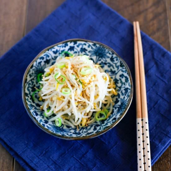 Korean Style Seasoned Mung Bean Sprouts Salad