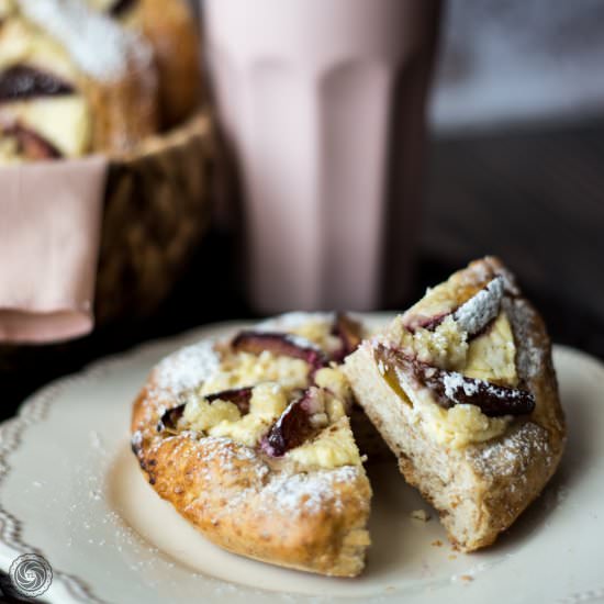 Plums and Quark Whole Grain Buns