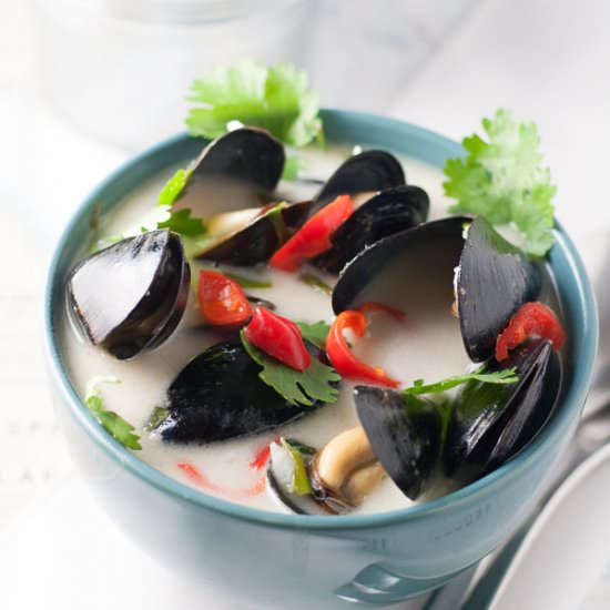 Spicy Thai Mussels