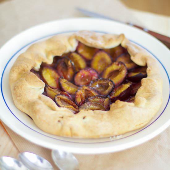 Rustic Tart with Plums and Cinnamon