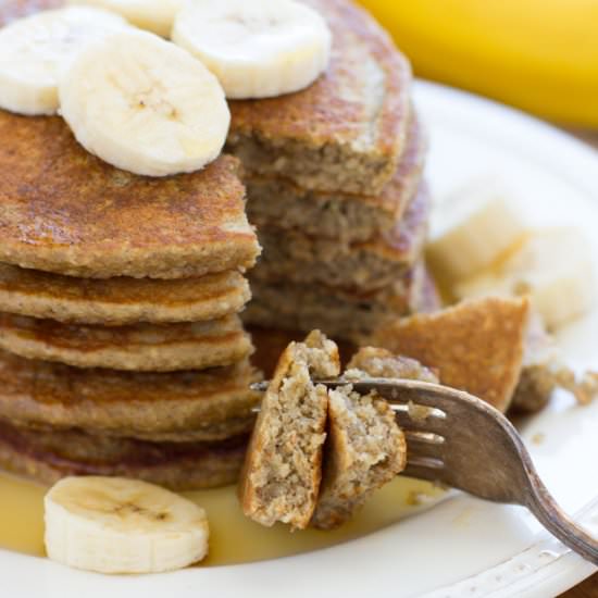 Banana Oatmeal Pancakes