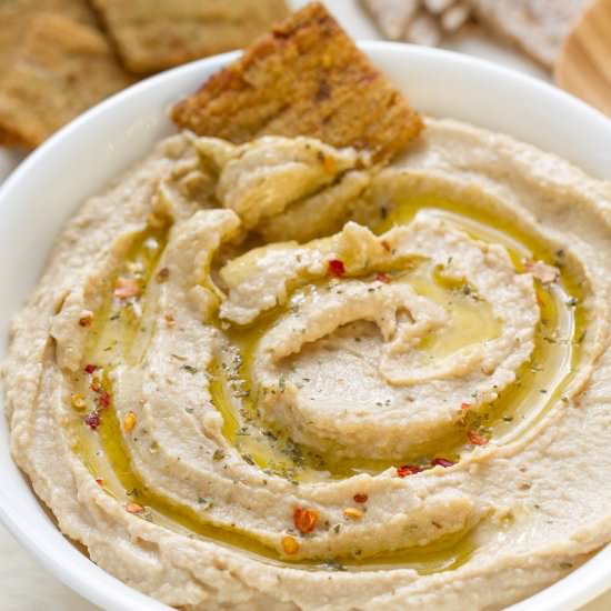 Simple & Easy Hummus without Tahini