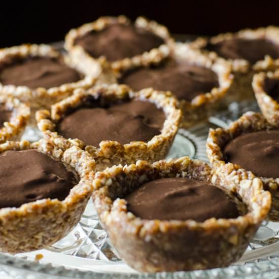 Chocolate Chia Pudding Pies