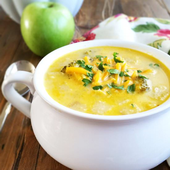 Broccoli, Apple, and Cheddar Soup
