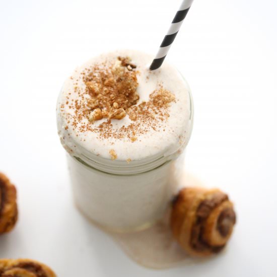 5 Minute Cinnamon Roll Milkshake