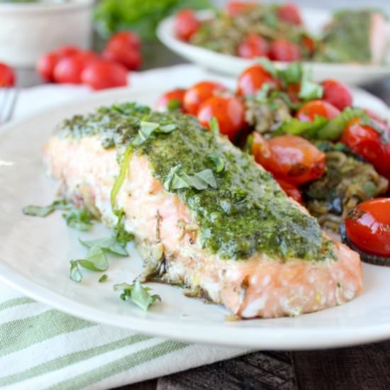 Pesto Baked Salmon Foil Dinner