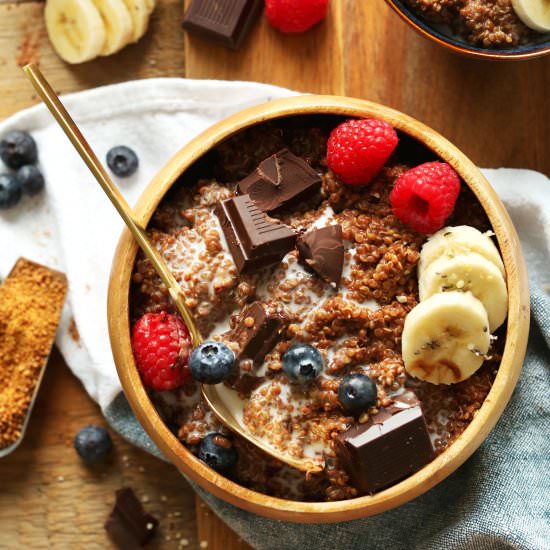 Chocolate Quinoa Breakfast Bowl