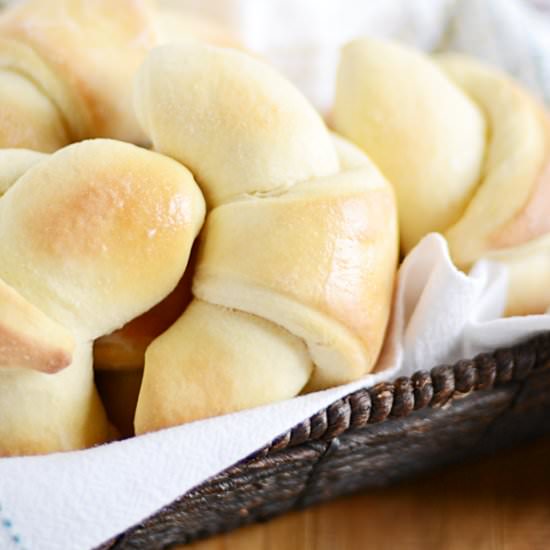 Aunt Carol’s Crescent Rolls