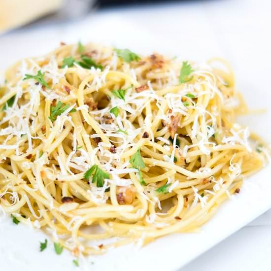 Skinny Garlic Noodles