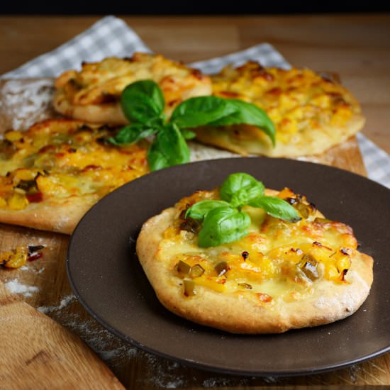 Sweet Pepper Pizza with Mozzarella