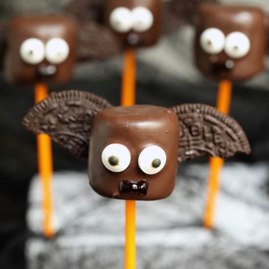 Vampire Bat Marshmallow Pops