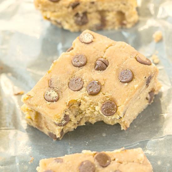 No Bake Banana Bread Blondies