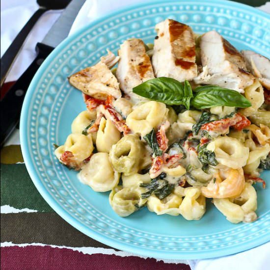 Tortellini with Spinach and Sauce