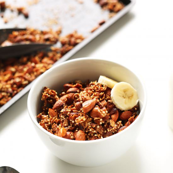 7-Ingredient Quinoa Granola