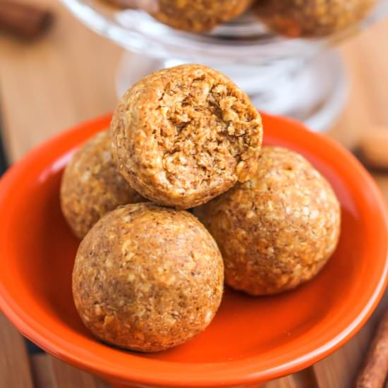 Healthy Pumpkin Pie Energy Bites