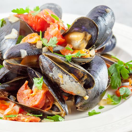 Spanish Mussels in Chorizo & Wine