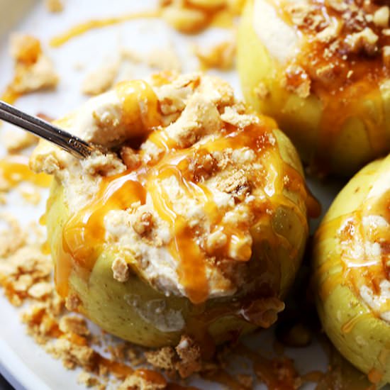 Caramel-Cheesecake Stuffed Apples