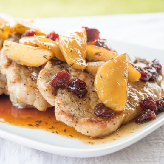 Pork Chops with Spiced Apples