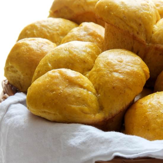 Pumpkin Clover Rolls