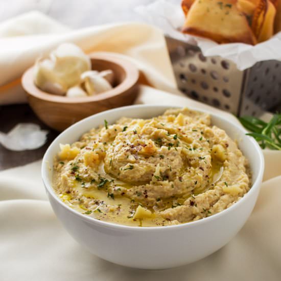 Easy Roasted Garlic Hummus